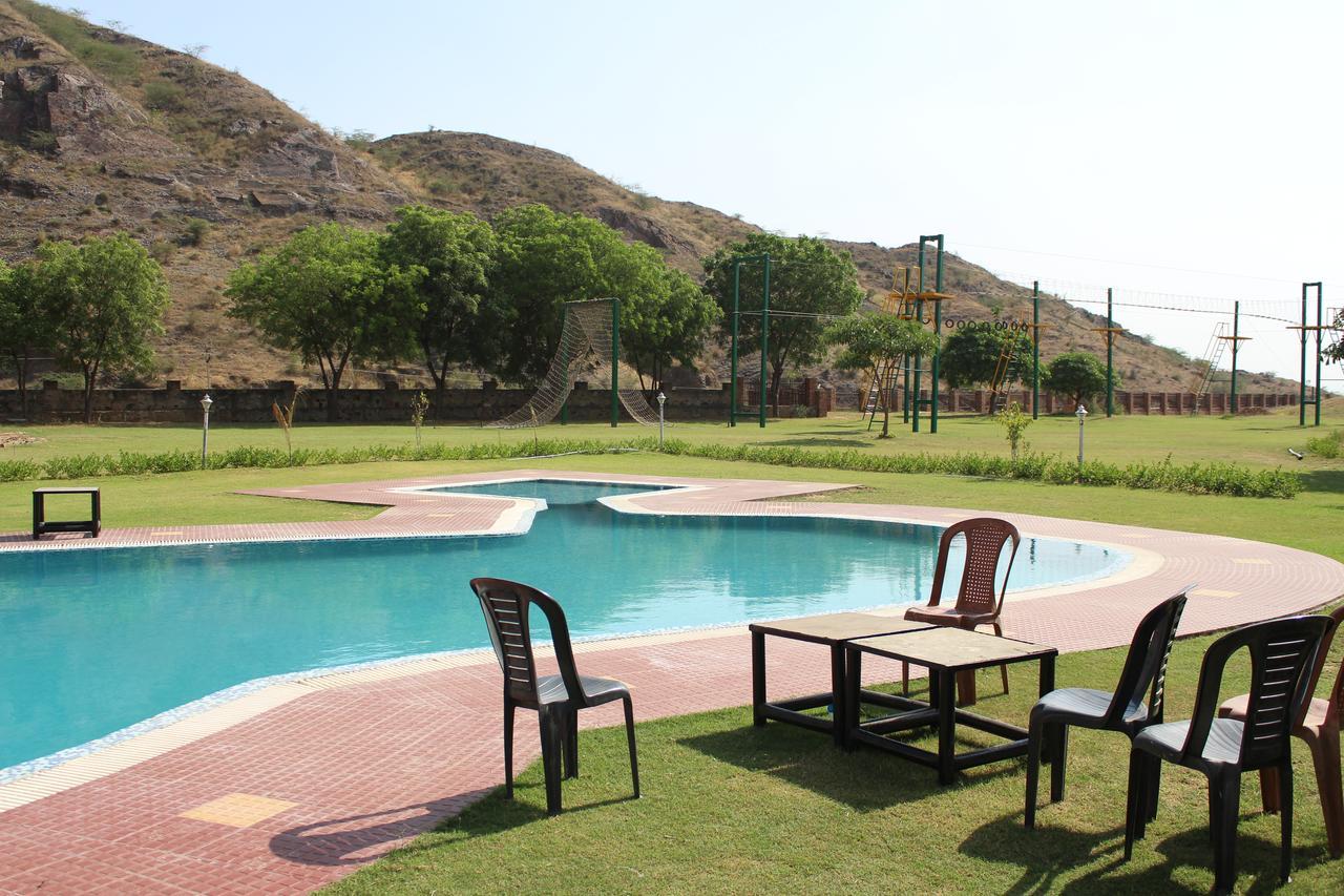 Raj Mahal Resort & Spa Neemrana Exterior foto